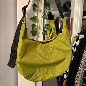 baggu avocado medium crescent